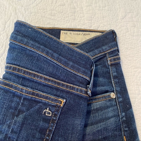 Rag & Bone Skinny Distressed Jeans in Ayoyama Wash - 26 - Picture 4 of 16